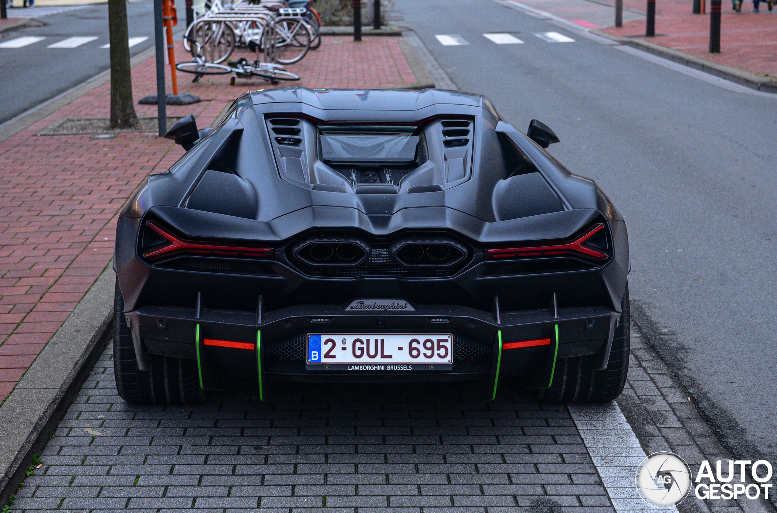 Lamborghini Revuelto