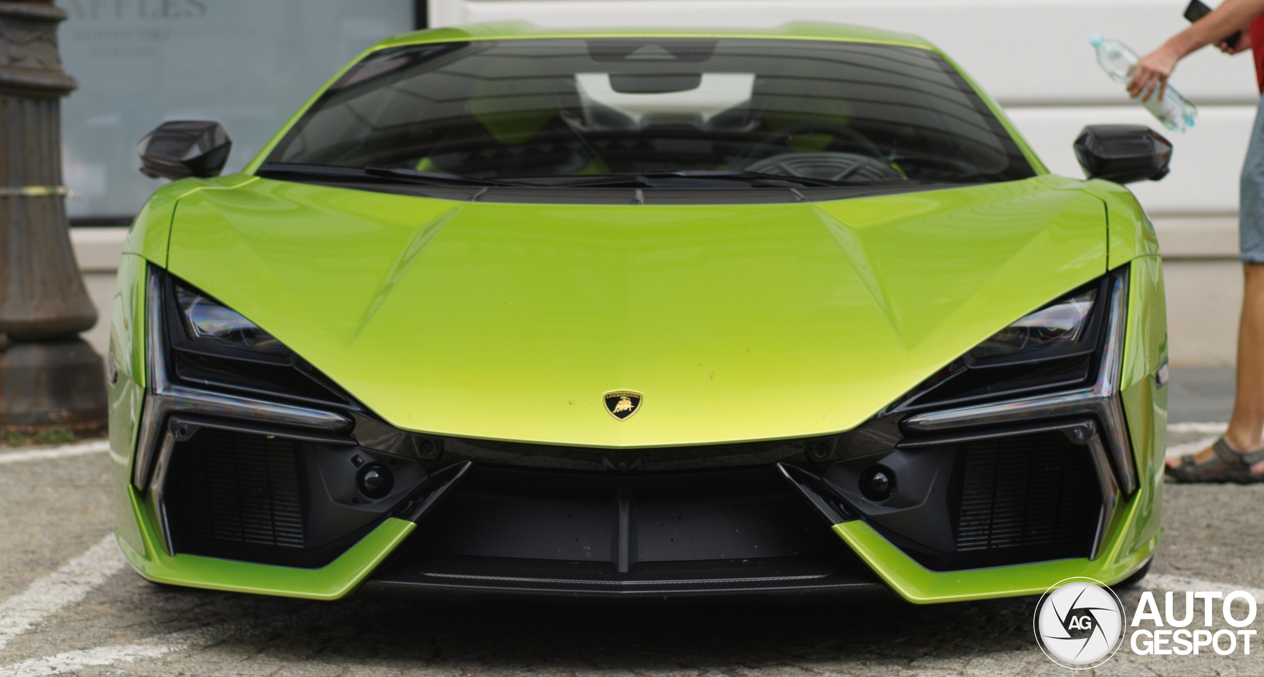 Lamborghini Revuelto