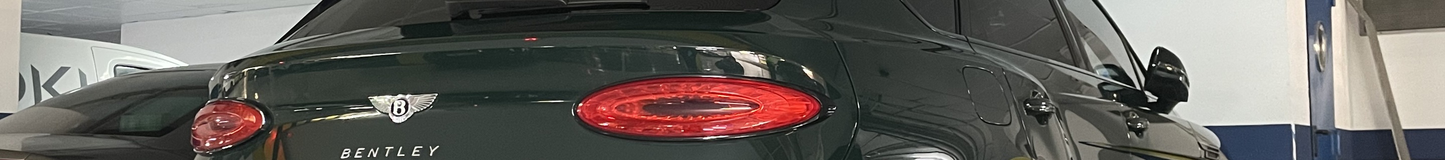 Bentley Bentayga Hybrid Azure