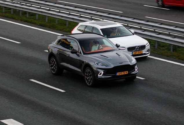 Aston Martin DBX