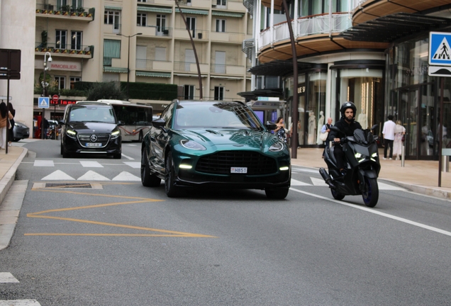 Aston Martin DBX707