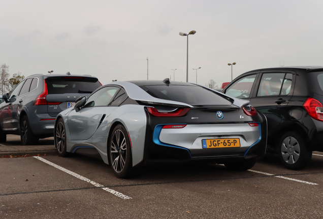 BMW i8