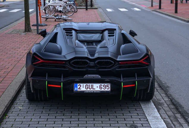 Lamborghini Revuelto