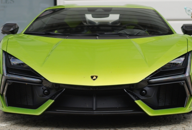 Lamborghini Revuelto