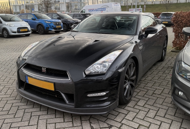 Nissan GT-R 2012