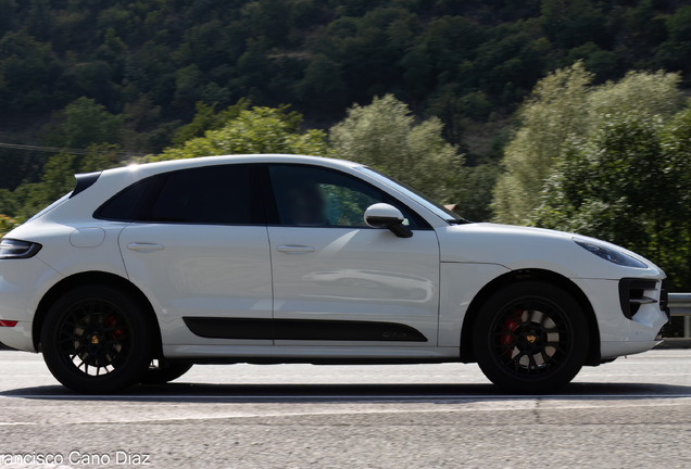 Porsche 95B Macan GTS MkII