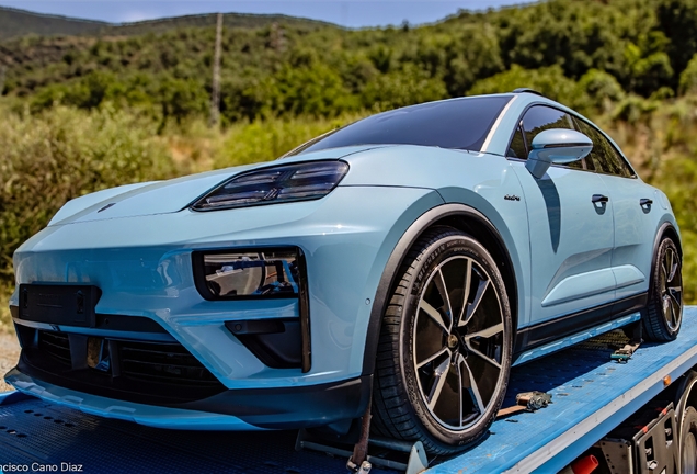 Porsche Macan EV Turbo