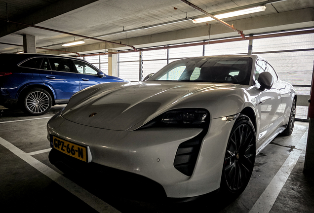 Porsche Taycan GTS Sport Turismo