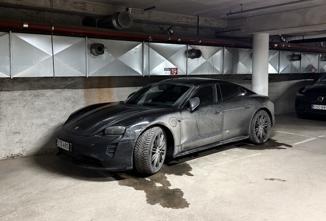 Porsche Taycan Turbo