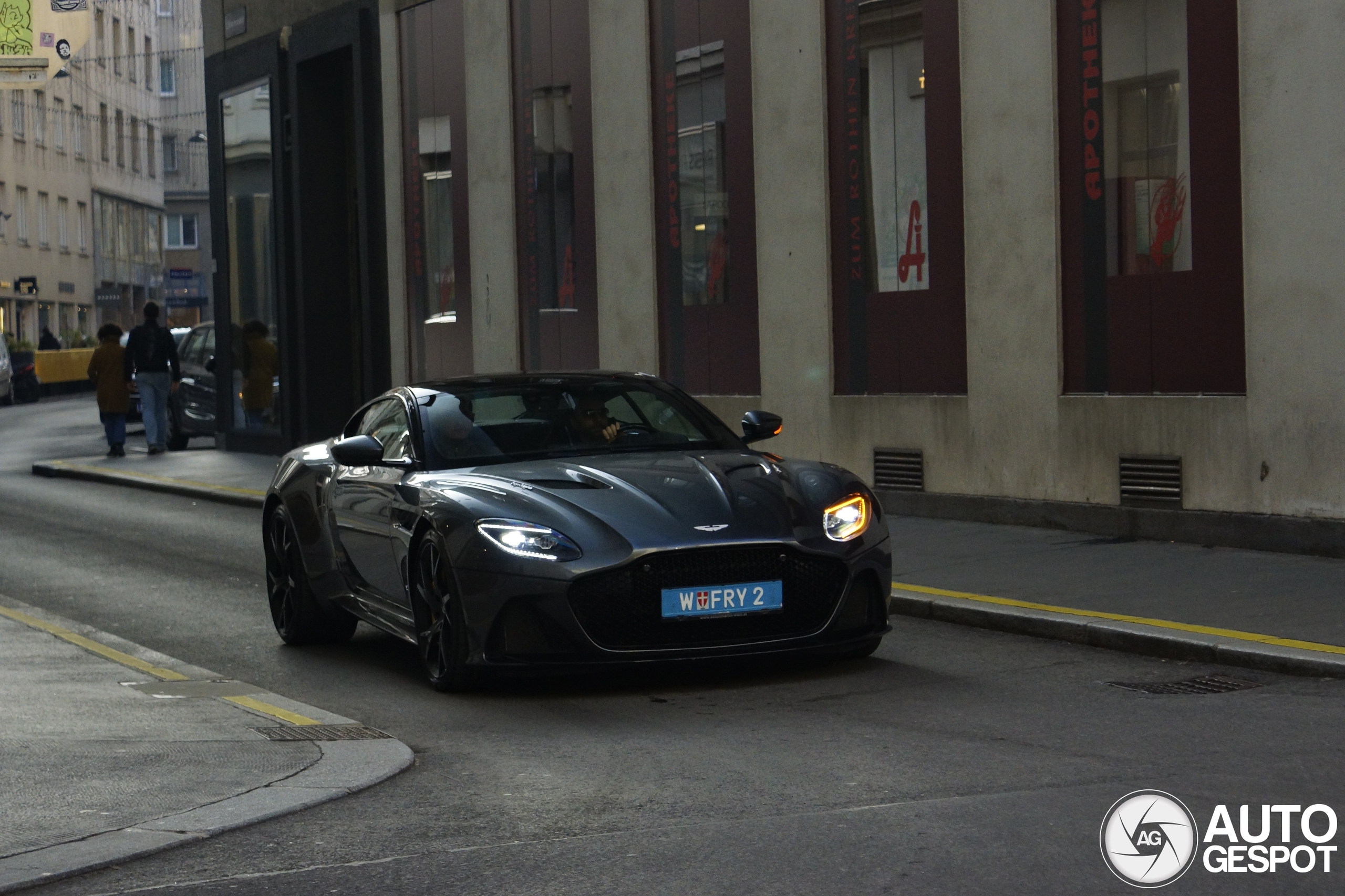 Aston Martin DBS Superleggera