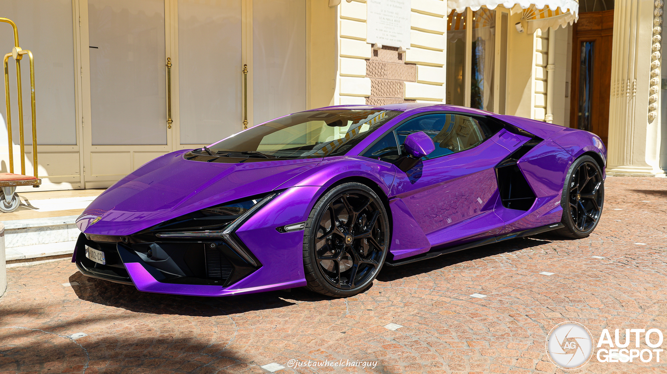 Lamborghini Revuelto
