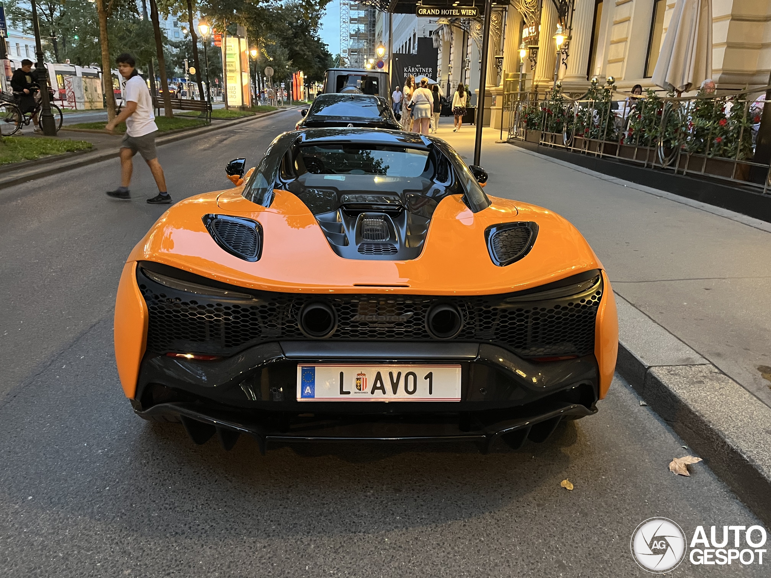 McLaren Artura Spider