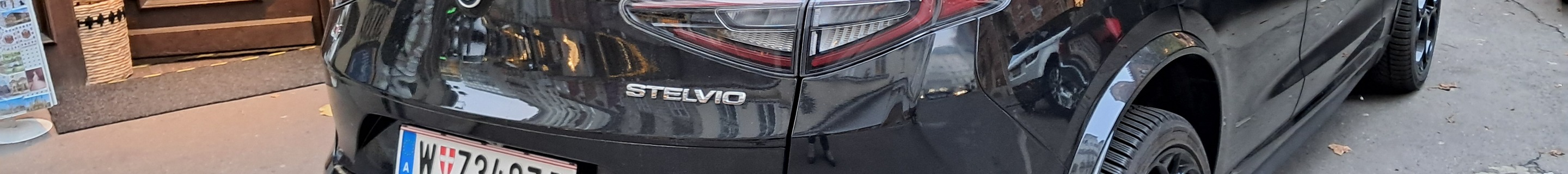 Alfa Romeo Stelvio Quadrifoglio 2023