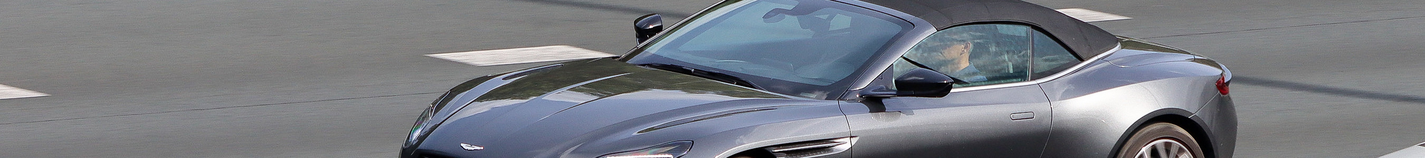 Aston Martin DB11 V8 Volante