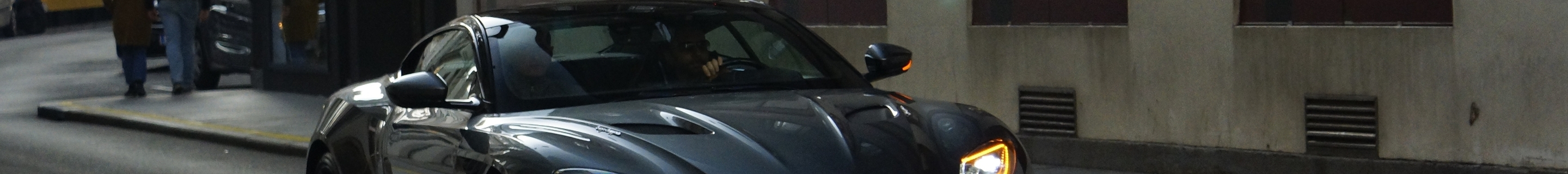 Aston Martin DBS Superleggera