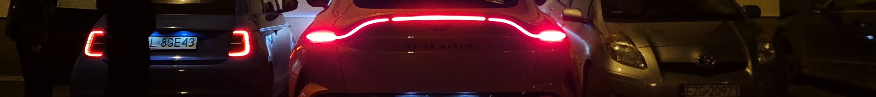 Aston Martin DBX707