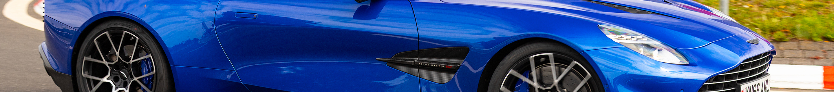 Aston Martin Vanquish Volante 2025