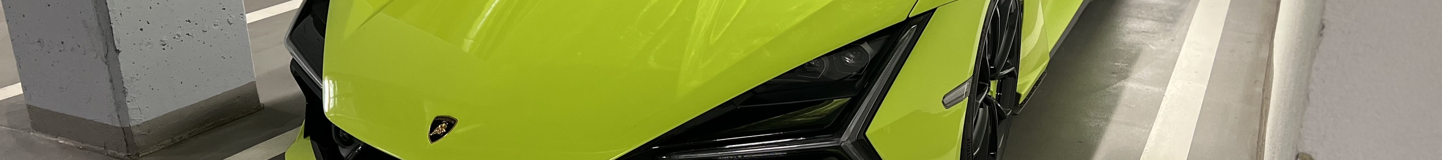 Lamborghini Revuelto