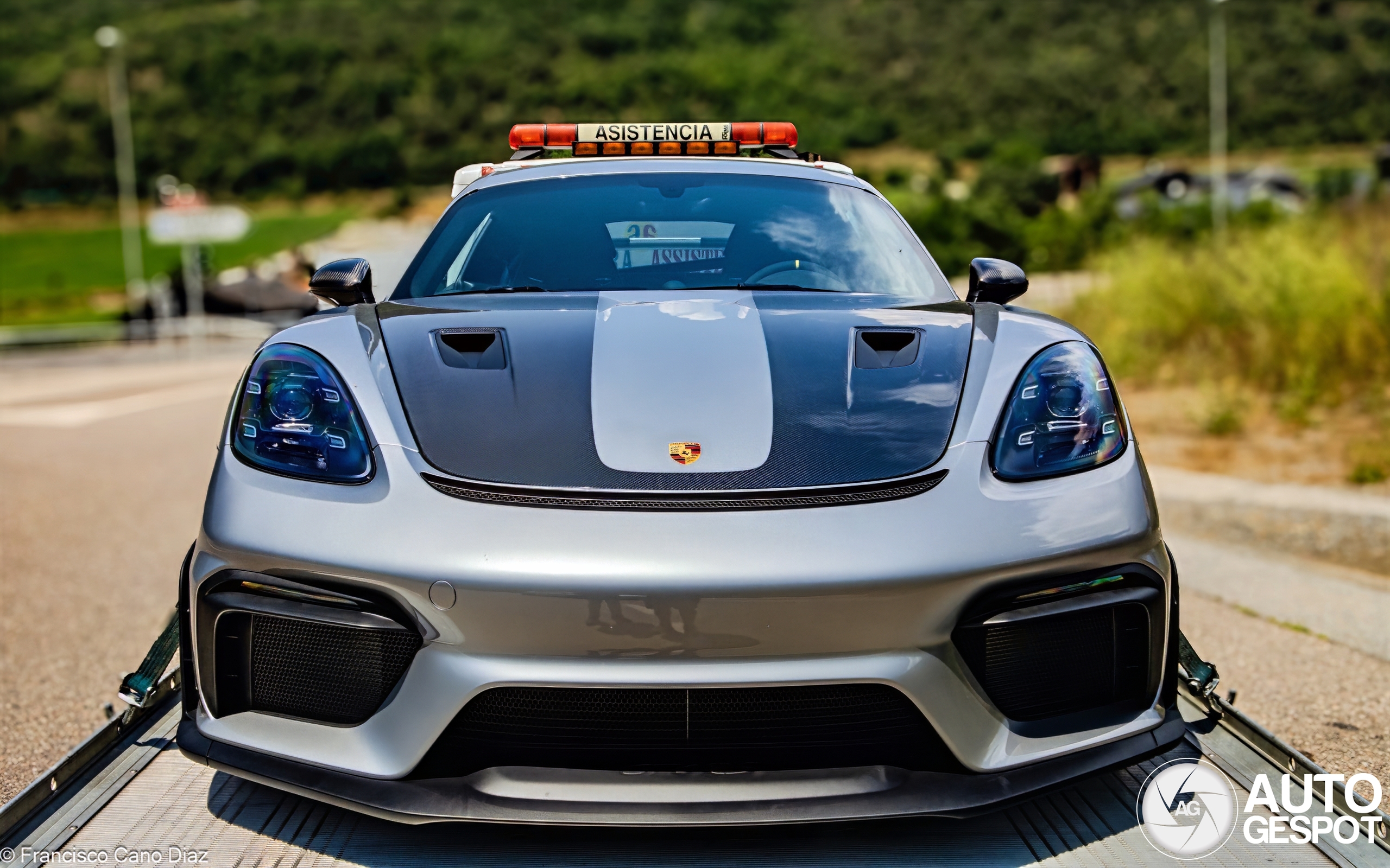 Porsche 718 Cayman GT4 RS Weissach Package