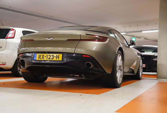 Aston Martin DB11