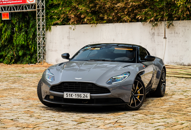 Aston Martin DB11 V8