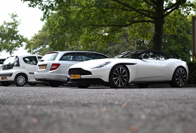 Aston Martin DB11 V8 Volante