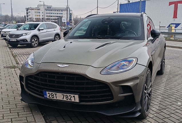 Aston Martin DBX707