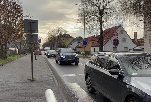 Bentley Bentayga Azure