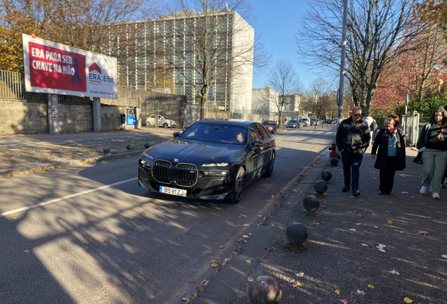 BMW M760e xDrive