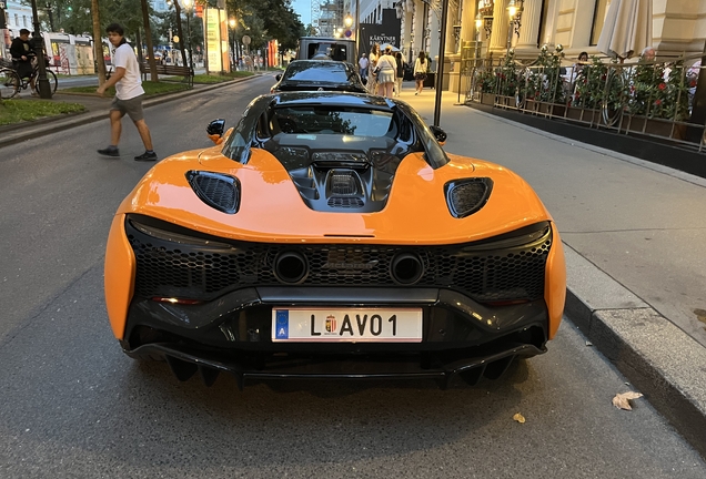 McLaren Artura Spider