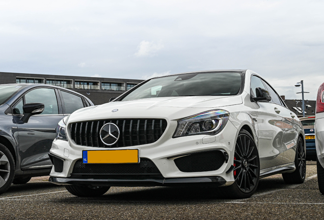Mercedes-Benz CLA 45 AMG C117