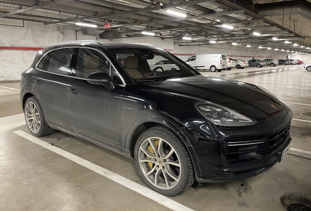 Porsche Cayenne Turbo S E-Hybrid
