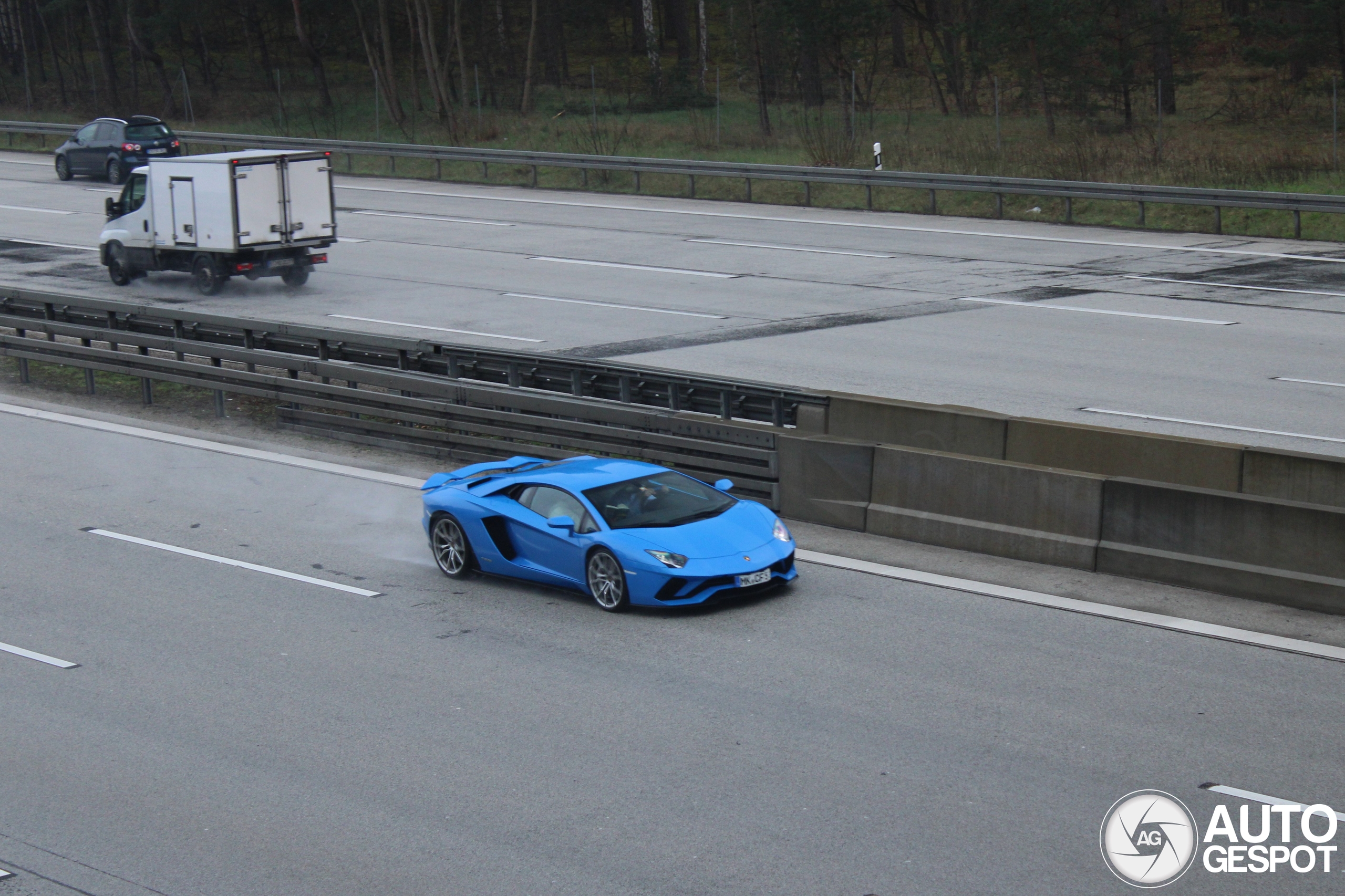 Lamborghini Aventador S LP740-4