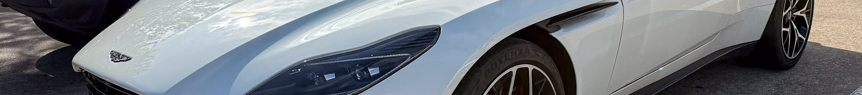 Aston Martin DB11 V8 Volante