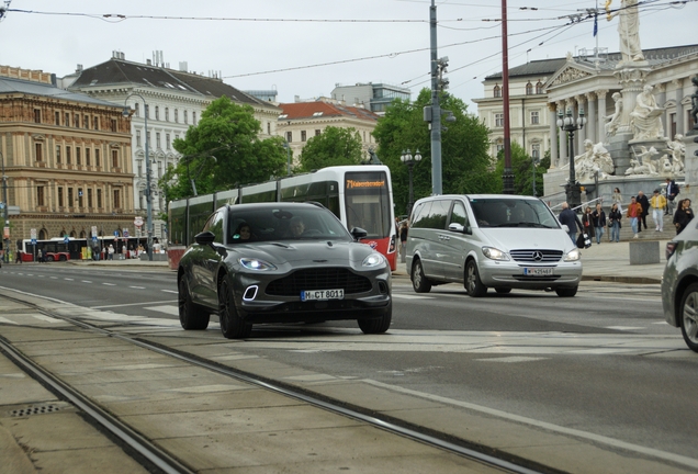 Aston Martin DBX