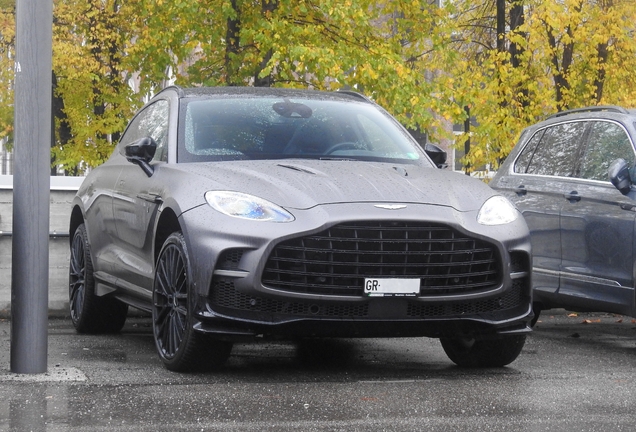 Aston Martin DBX707