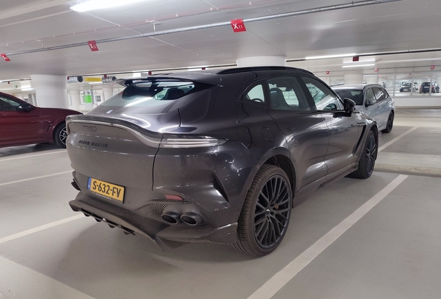 Aston Martin DBX707