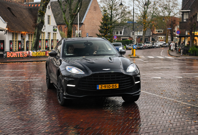 Aston Martin DBX707