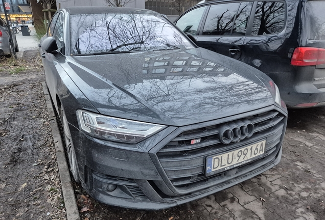 Audi S8 d5