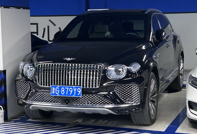 Bentley Bentayga Azure 2024