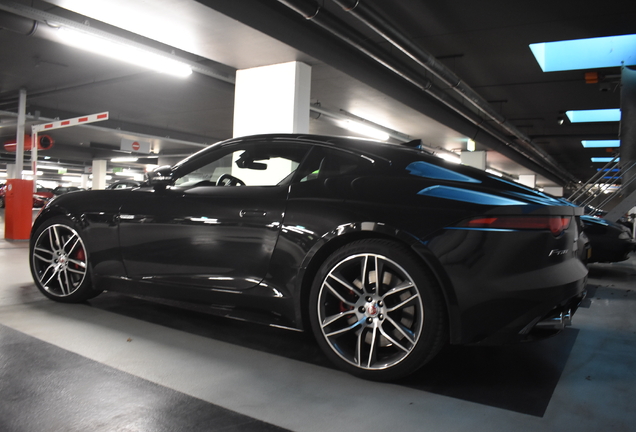 Jaguar F-TYPE R Coupé 2017