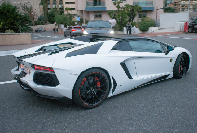 Lamborghini Aventador LP700-4 Roadster