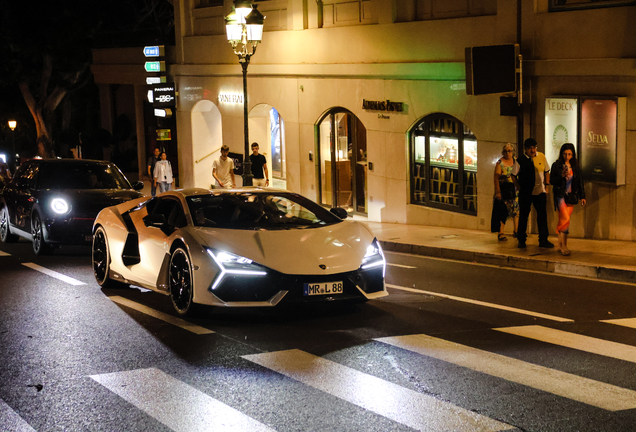 Lamborghini Revuelto