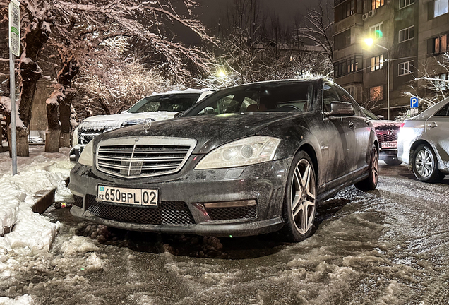 Mercedes-Benz S 65 AMG V221 2010