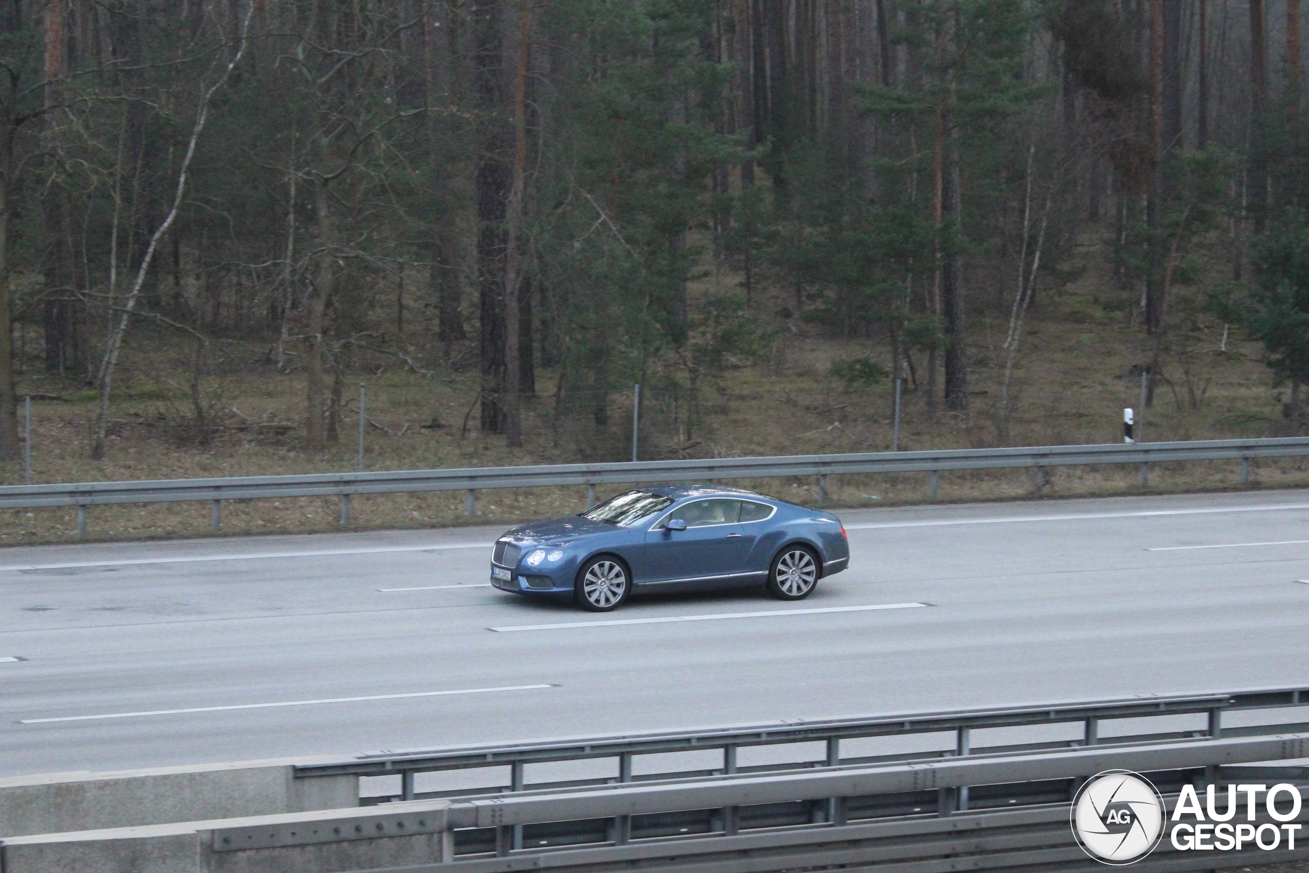 Bentley Continental GT V8