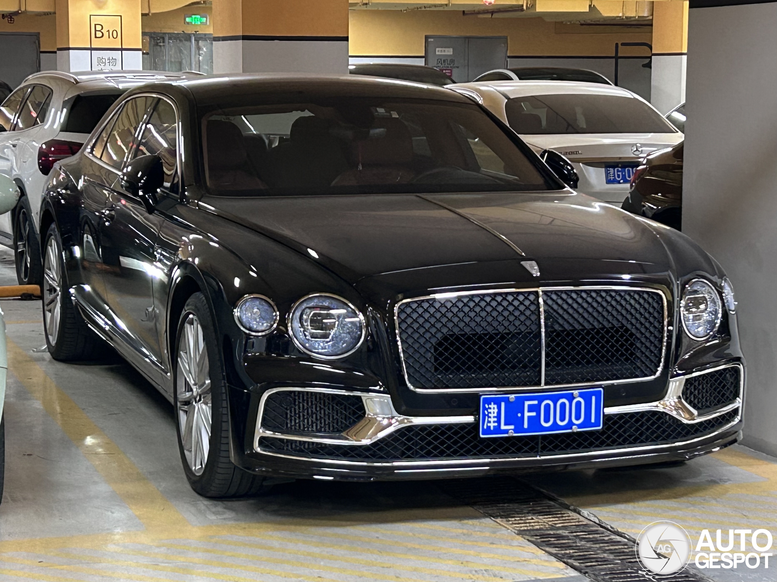 Bentley Flying Spur V8 2021