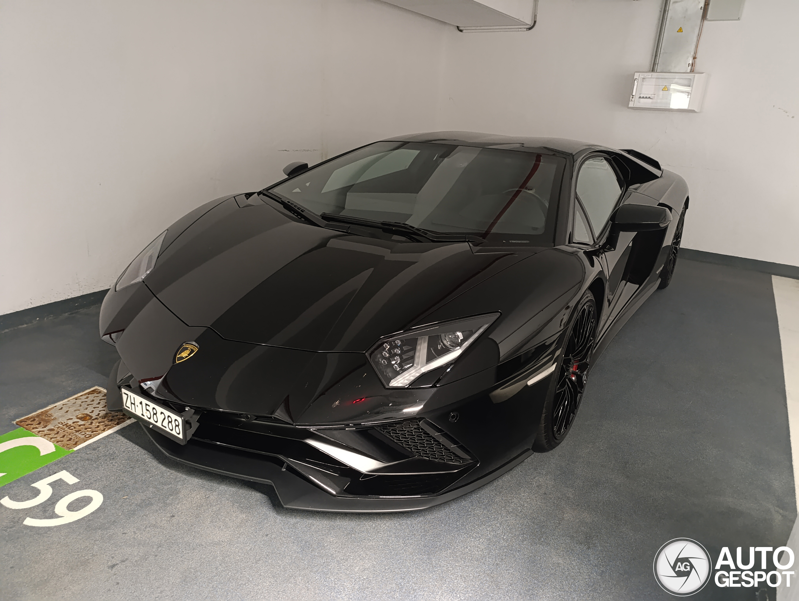 Lamborghini Aventador S LP740-4