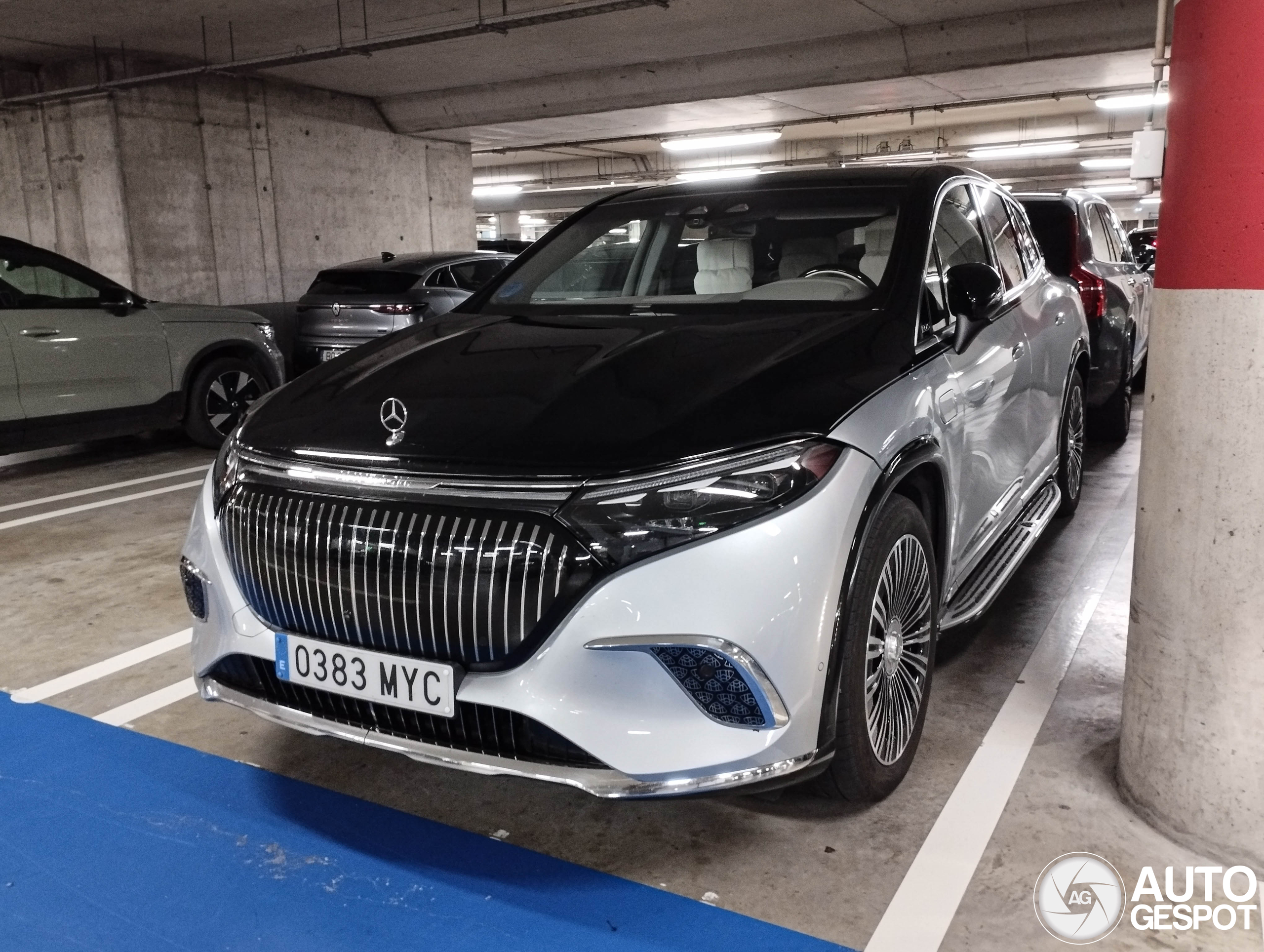 Mercedes-Maybach EQS 680 SUV