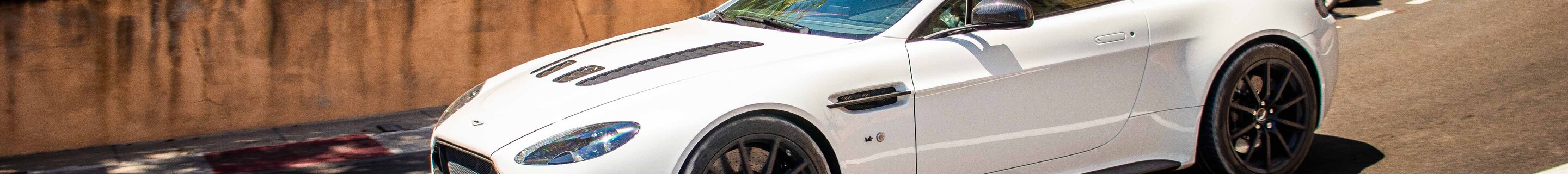Aston Martin V12 Vantage S AMR