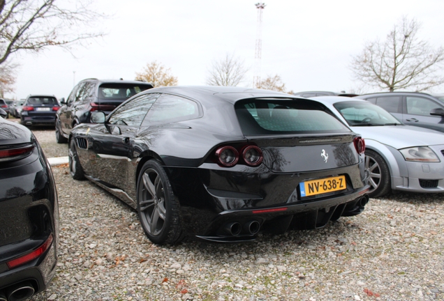 Ferrari GTC4Lusso